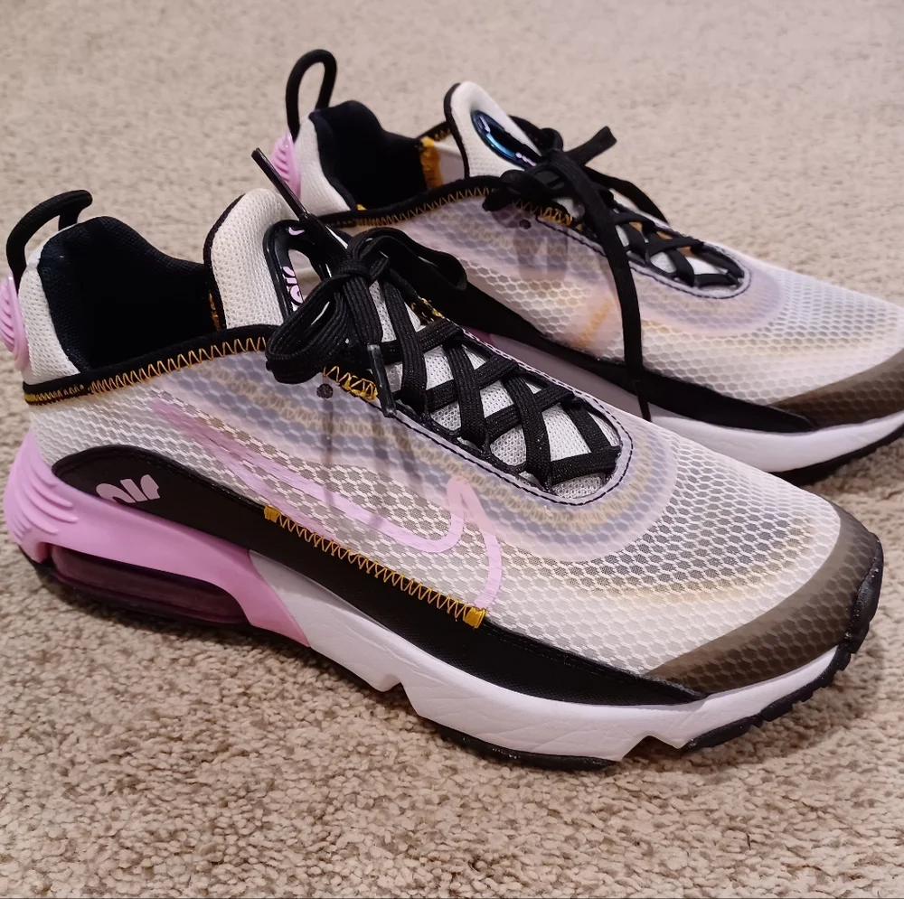 Nike Air Max 2090 Pink And Black Shoes CJ4066-104 Womens Size 6 Youth 4.5 - Picture 2 of 9